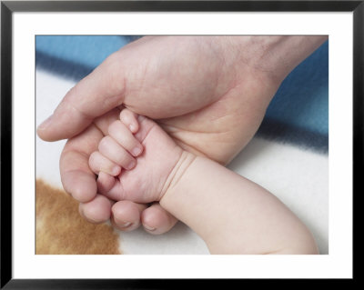 20090202171721-4674498-man-holding-baby-s-hand-posters.jpg